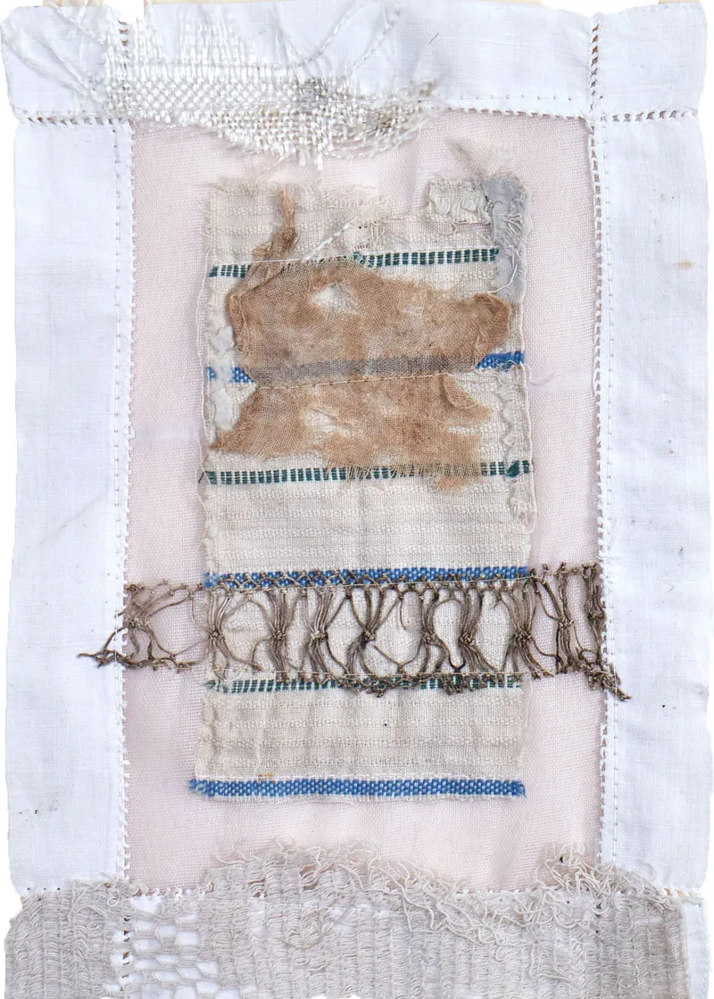Fabric assemblage from lace fragments